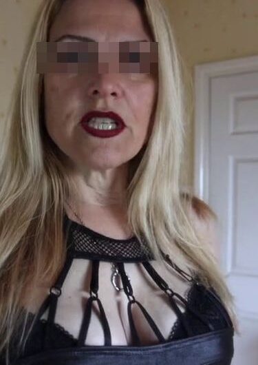 Domina Mayenne – maîtresse bdsm exigeante
