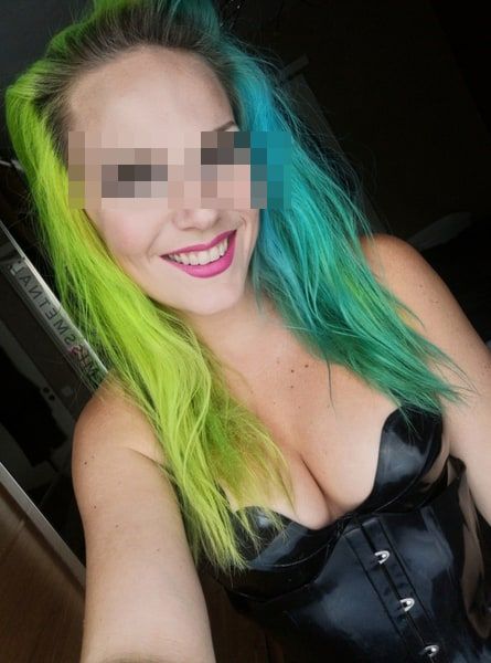 Cherche soumis pour domination fétichiste à Toulouse